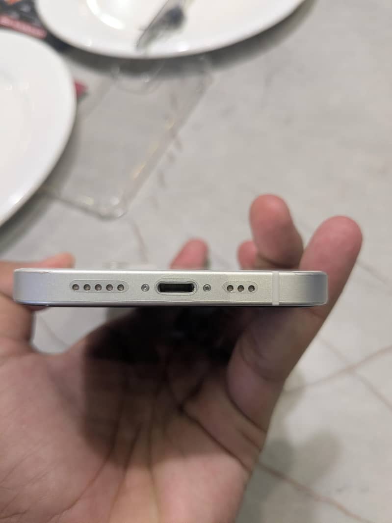 Apple iPhone 12 1