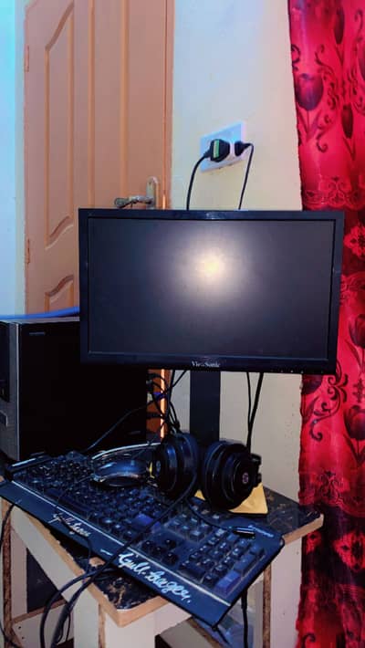 Core i7 3rd generation gaming pcs and lcd mouse keyboard