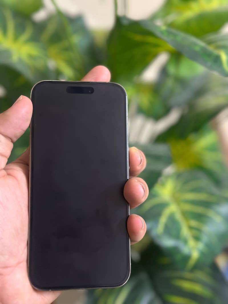 Apple iPhone 15 Pro 1