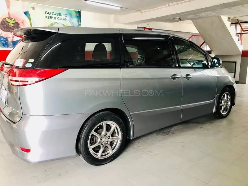 Toyota Estima 2007 3