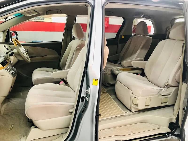 Toyota Estima 2007 4