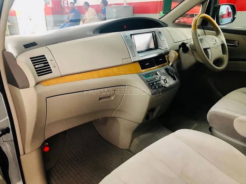 Toyota Estima 2007 7