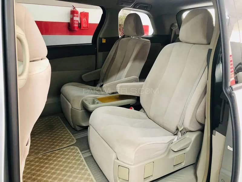 Toyota Estima 2007 15