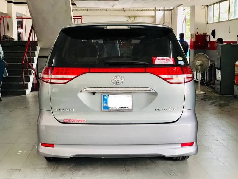 Toyota Estima 2007 17