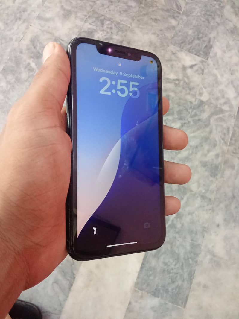 Apple iPhone XR 0