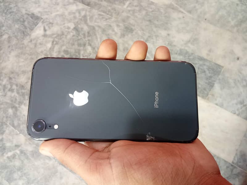 Apple iPhone XR 1