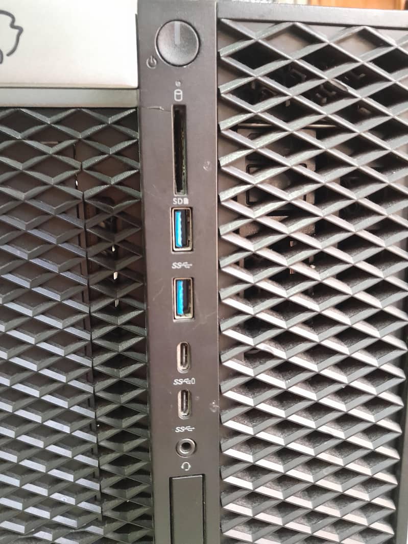 Dell t5820 Workstation 1