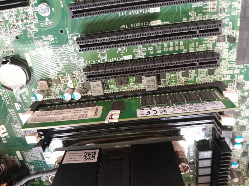 Dell t5820 Workstation 8