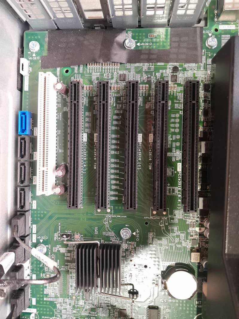 Dell t5820 Workstation 12