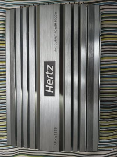 CAR AMPLIFIER WITH WOOFER