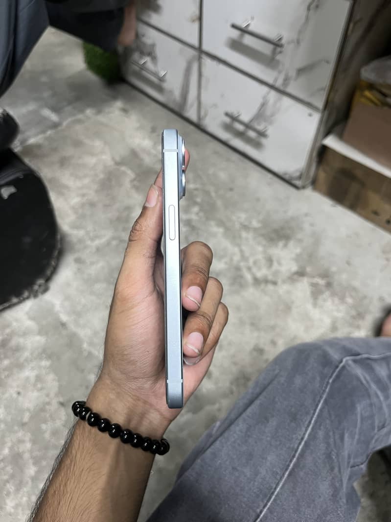 Apple iPhone 15 2