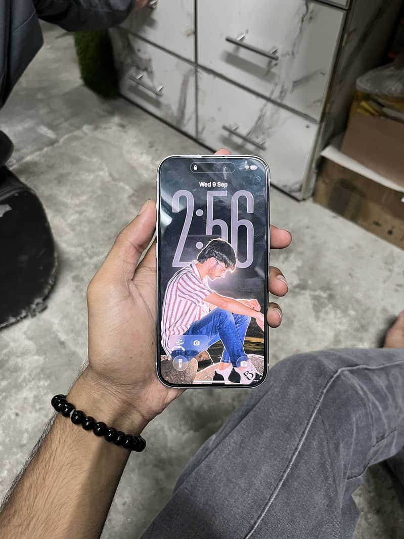 Apple iPhone 15 4