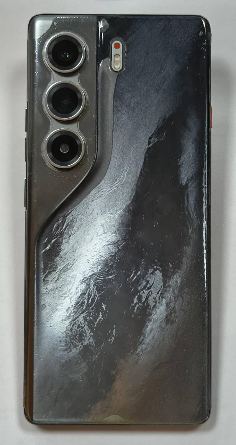 Tecno CAMON 40 Pro 1