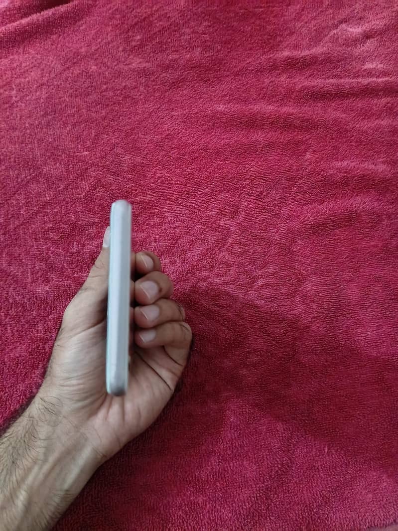 Apple iPhone 6S Plus 2