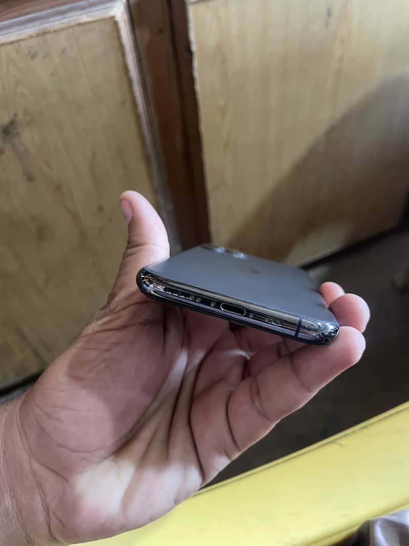 Apple iPhone 11 Pro 0