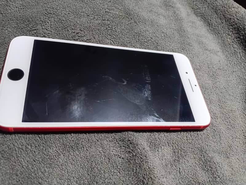Apple iPhone 8 Plus 4