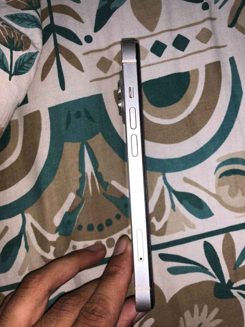 Apple iPhone 14 6