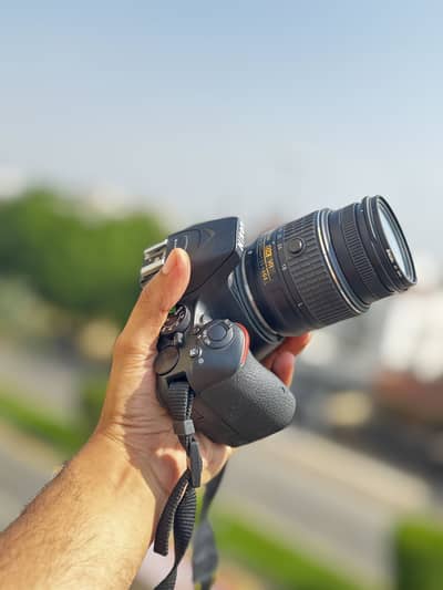 Nikon D5500 (Brand new condition) Urgent sale