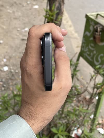 Apple iPhone 15 Pro
