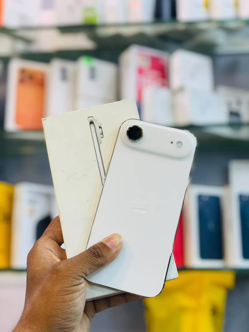 Apple iPhone 17 Air 0