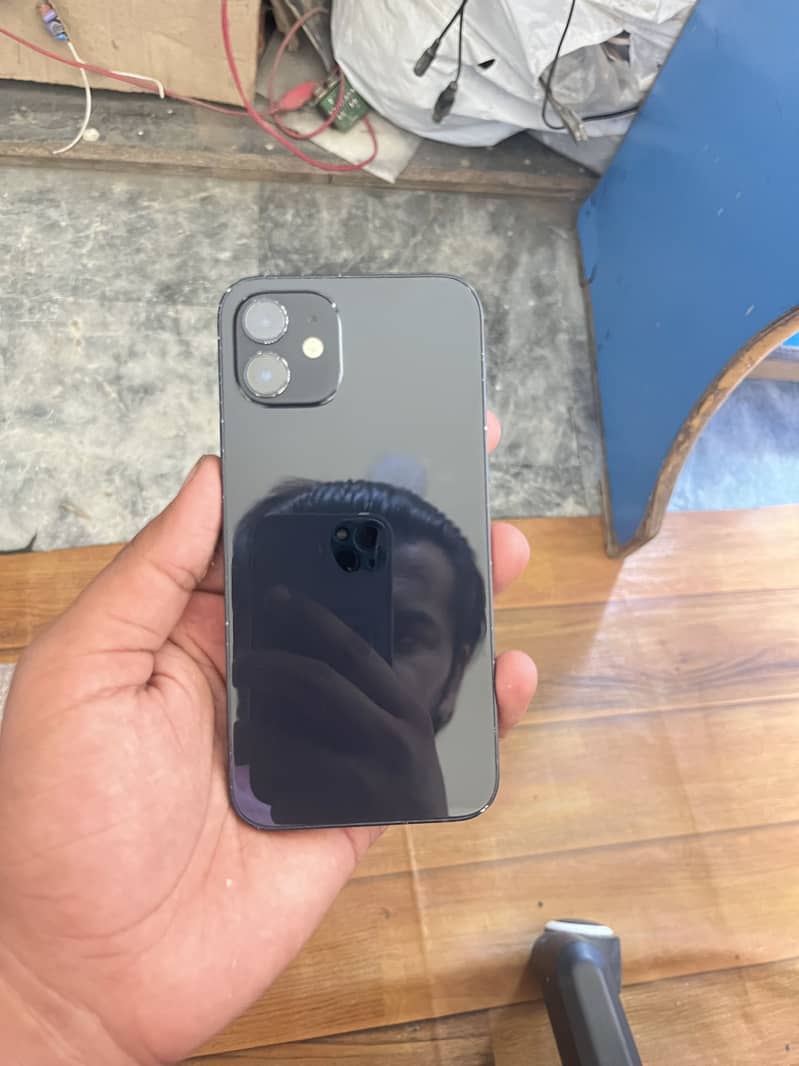Apple iPhone 12 1