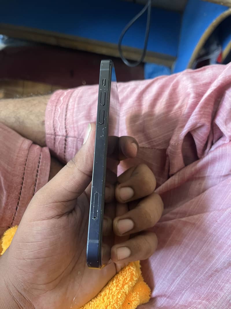 Apple iPhone 12 5