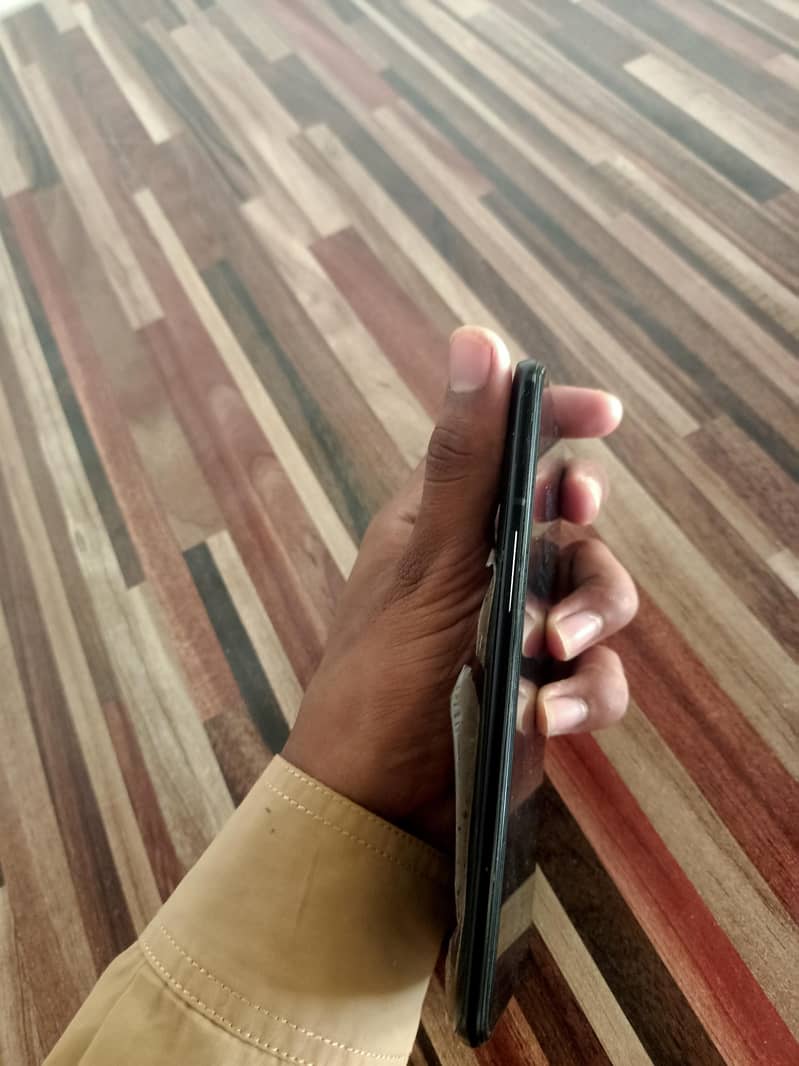 One Plus 6T 5