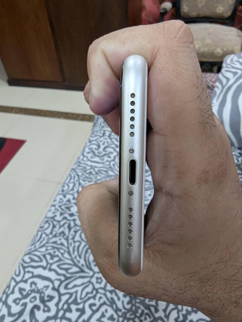 iPhone 11 128gb 7