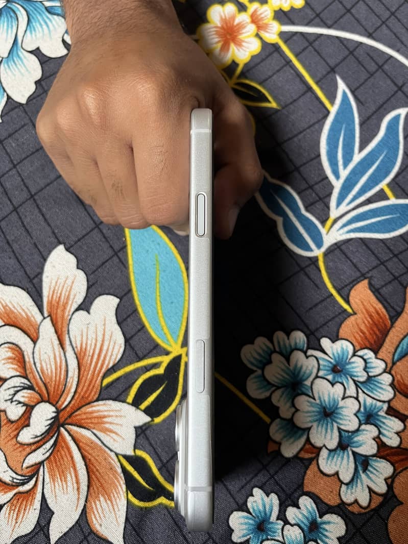 iPhone 17 Pro Max jv silver 5