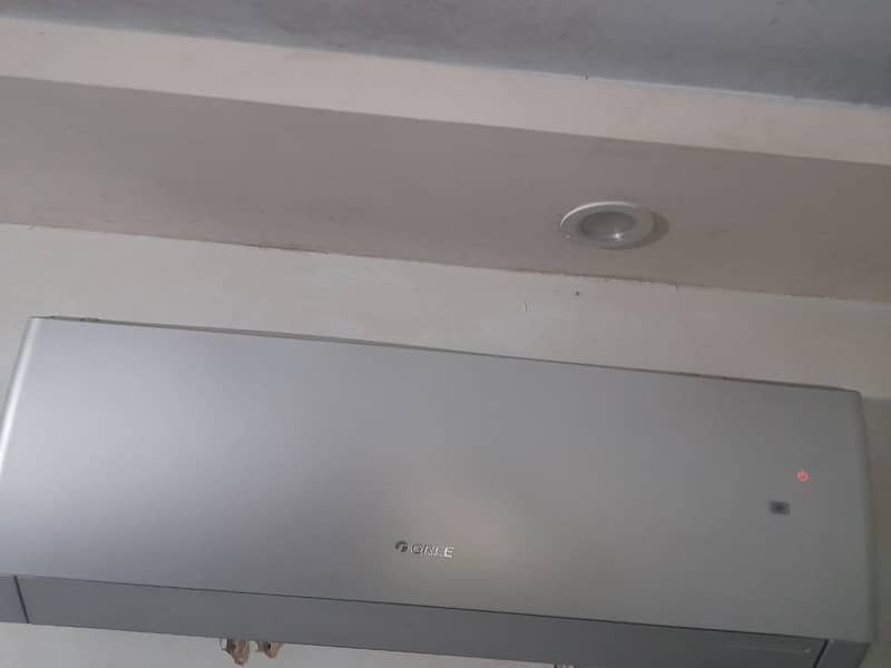 gree ac new condition 3