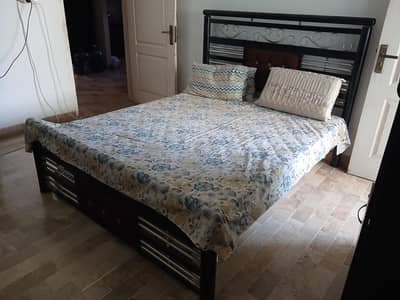 Double bed (5x6)