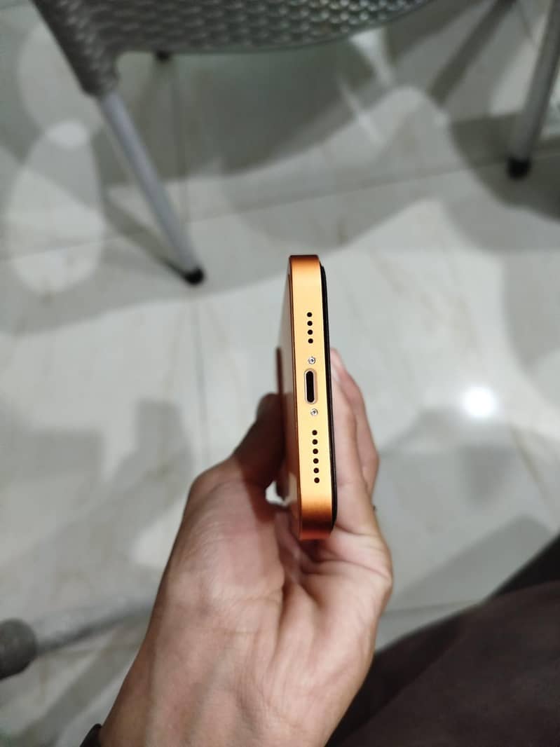 Apple iPhone XR convert 17 pro 7