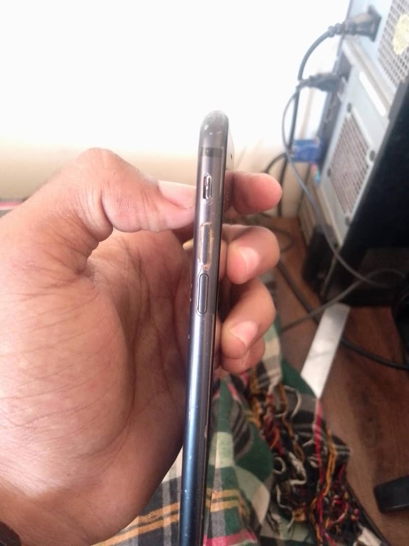 Apple iPhone 7 1