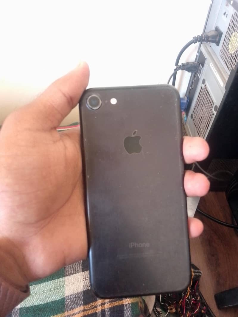 Apple iPhone 7 4