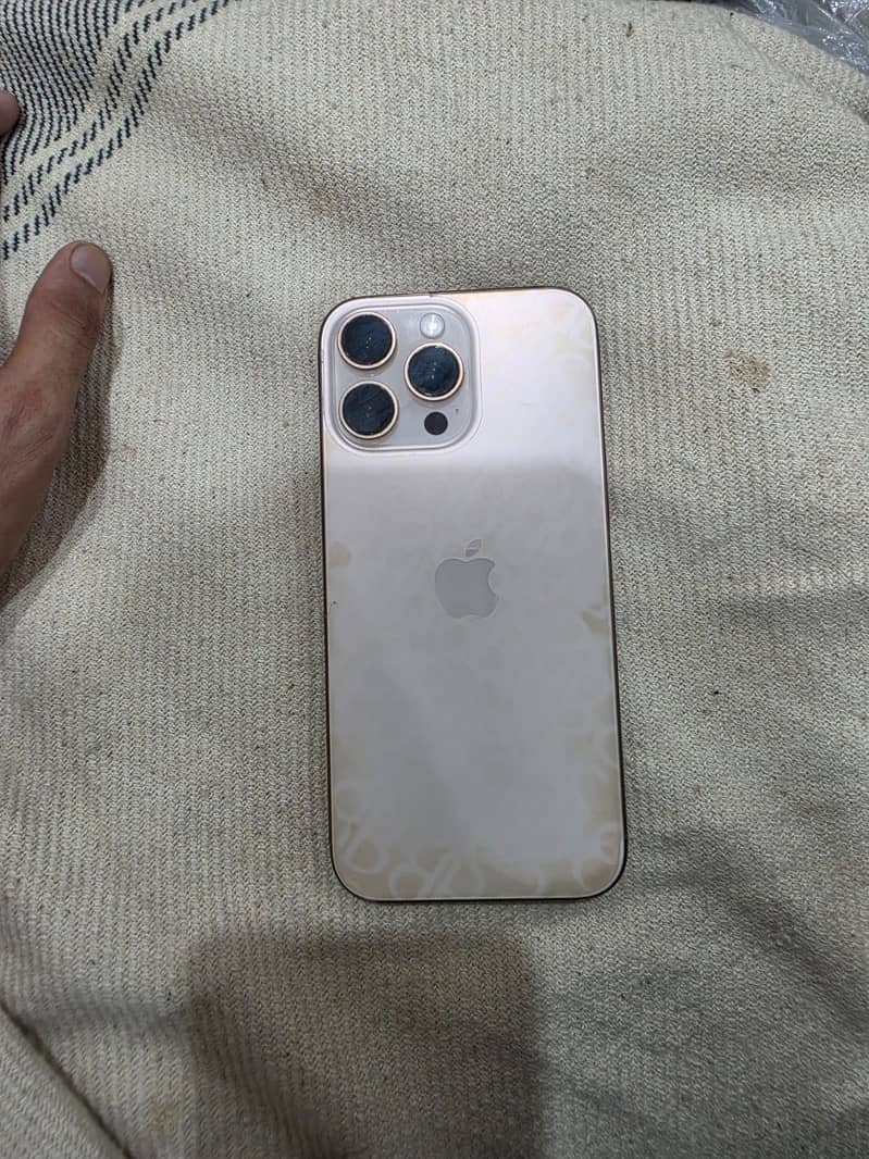 Apple iPhone 16 Pro Max 6