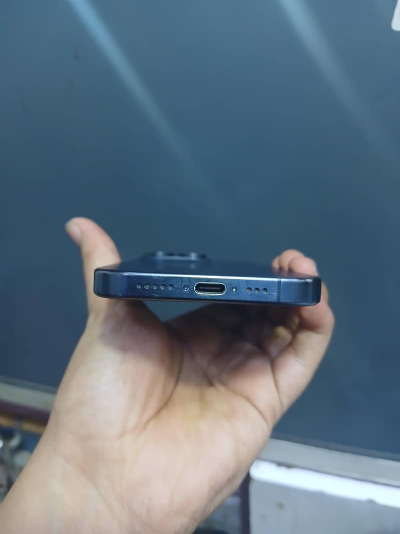 Apple iPhone 15 Pro 1