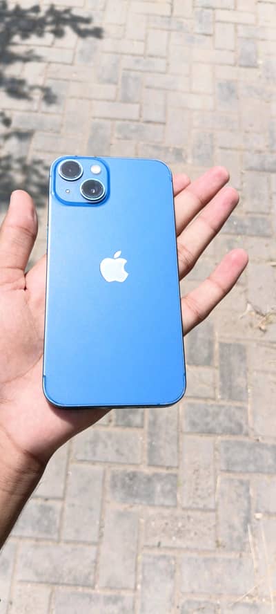 Apple iPhone 13