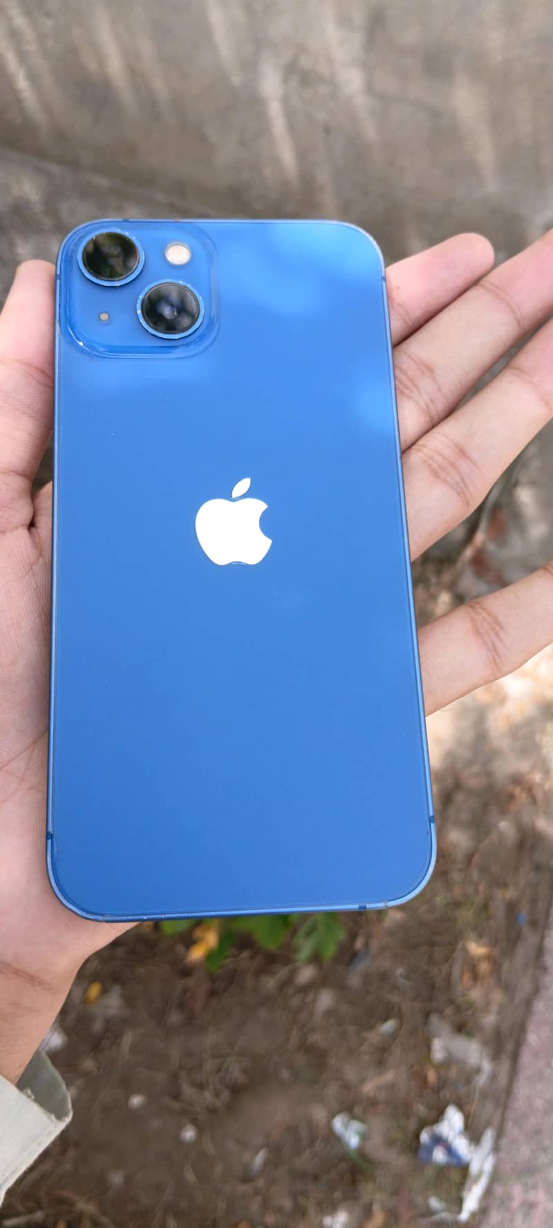 Apple iPhone 13 1