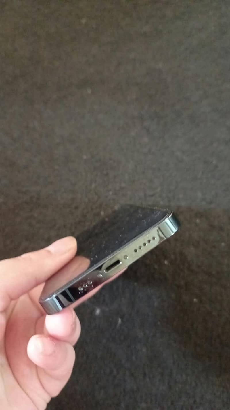 Apple iPhone 12 Pro 4