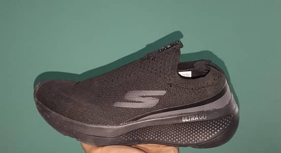 Urgent sale Sketchers GO RUN ELEVATE-UPRISE all black edition