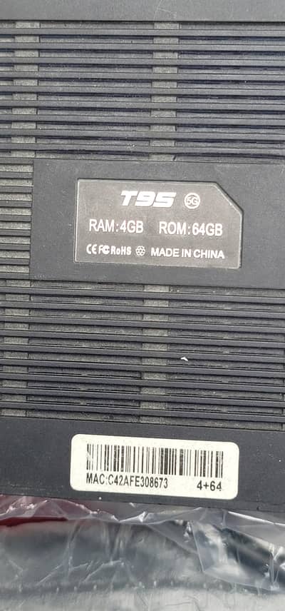 95t android  4/64. original box. UAE. VERSION