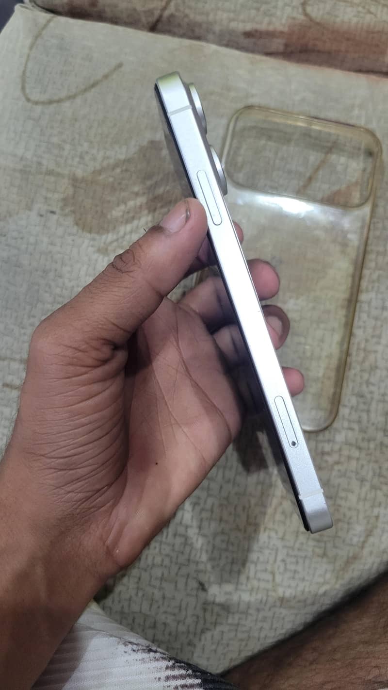 Apple iPhone XR 7