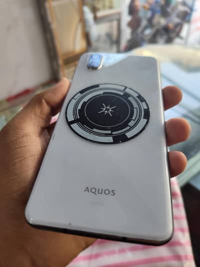 Sharp Aquos R3