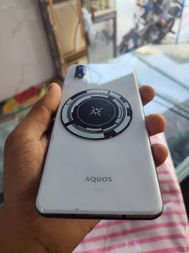 Sharp Aquos R3 2