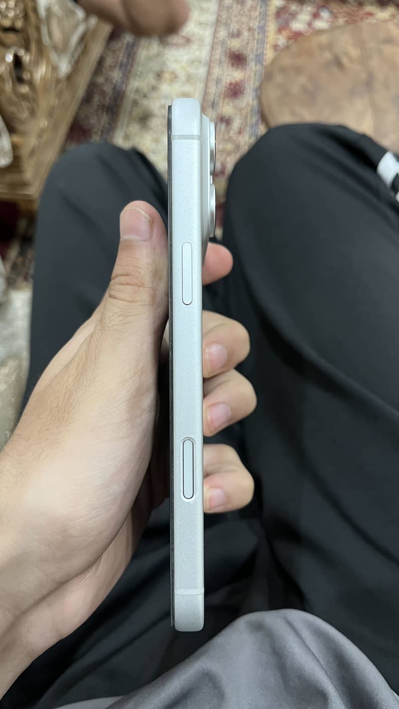 Apple iPhone 17 Pro Max 3