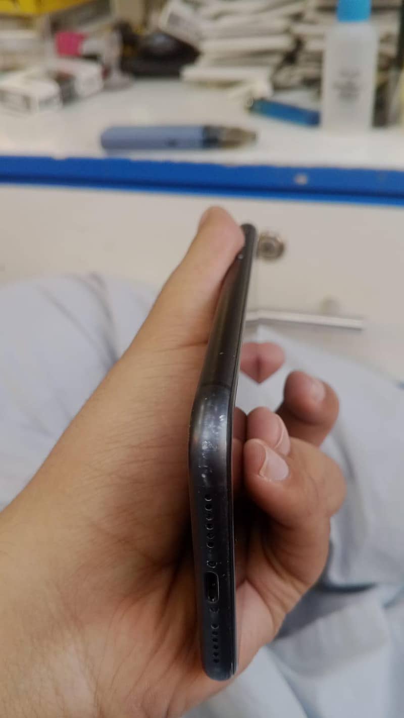Apple iPhone 11 5