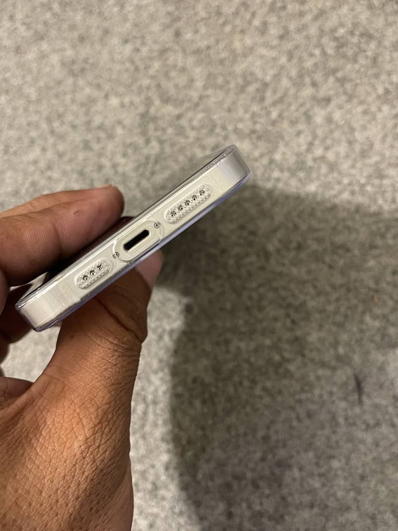Apple iPhone 13 6