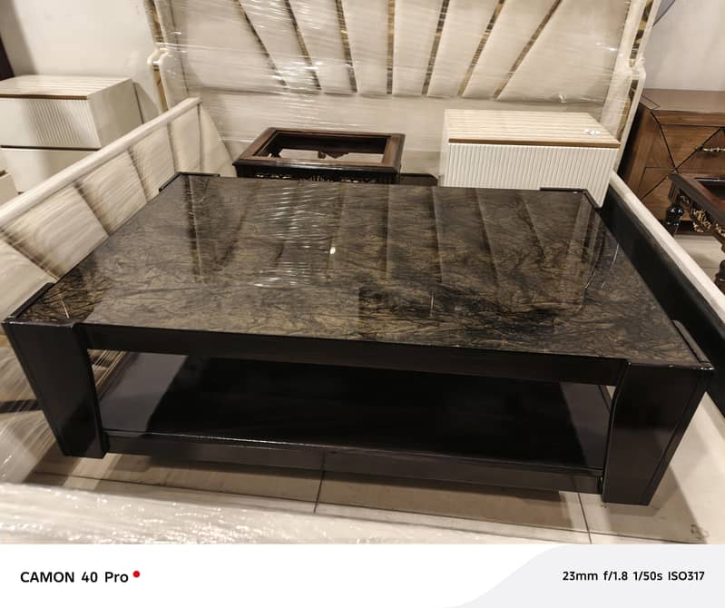 elegant coffee table excellent condition 1