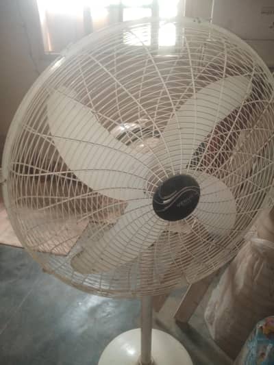 pedestal fan for sale no. . zero. 3. four90135524