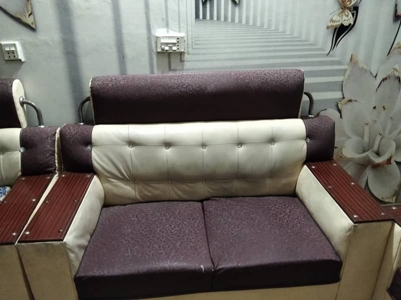 sofa set condition new 1